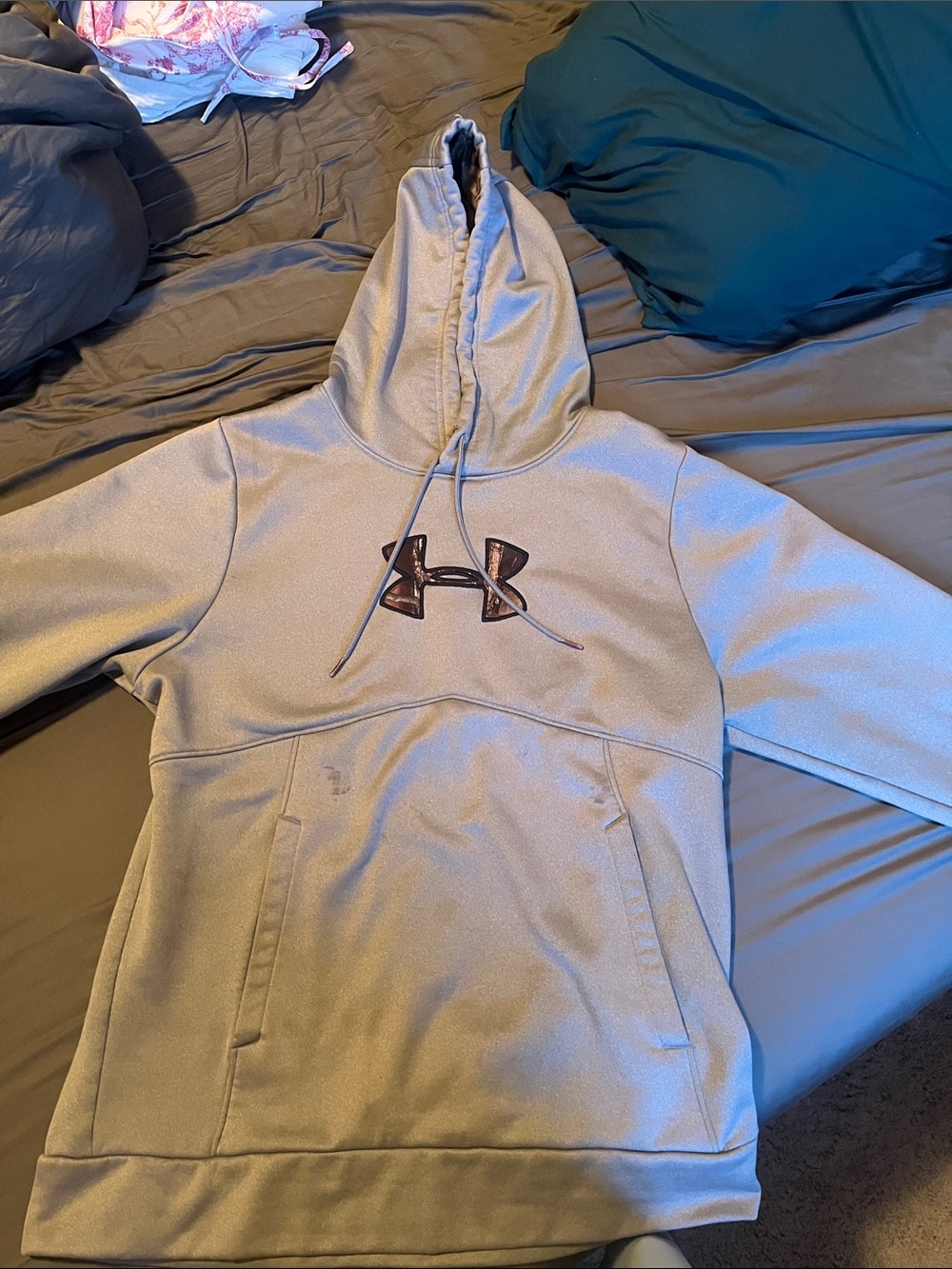 Under Armour Hooded Pullover in Light Gray and Camo